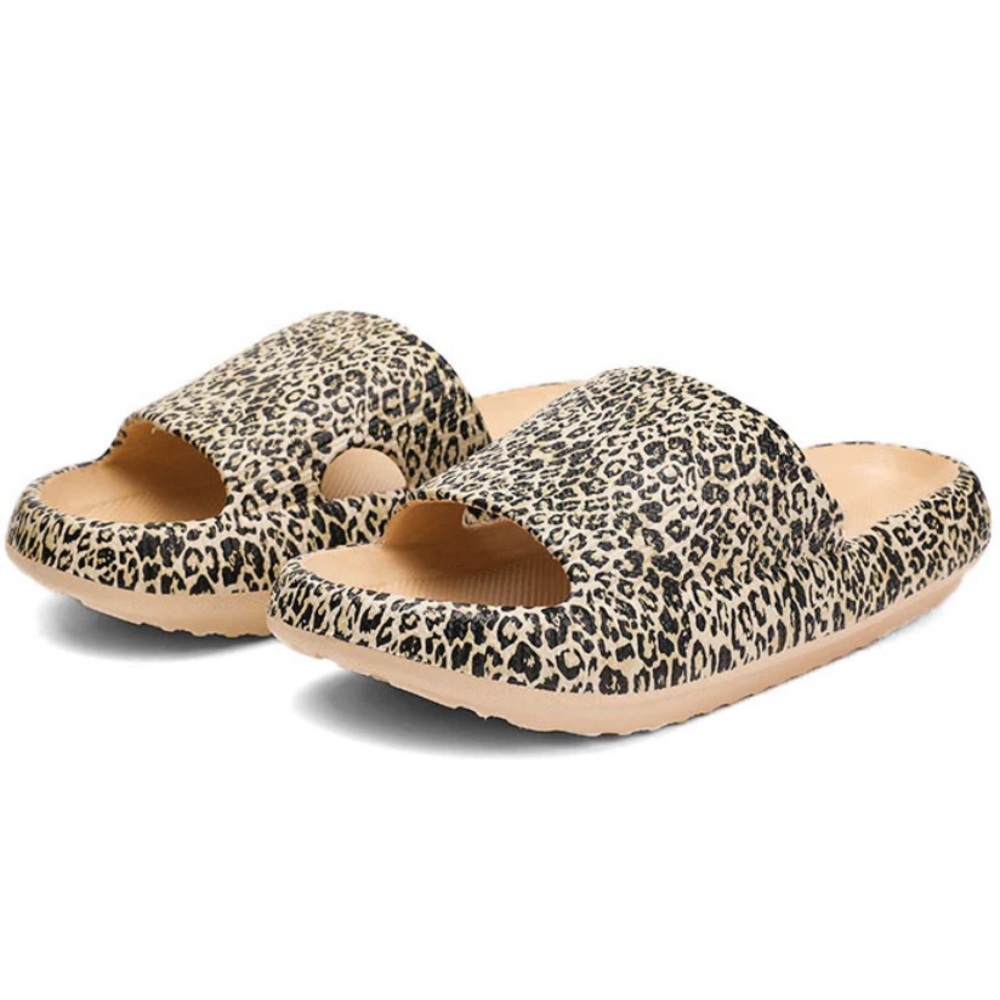 CLOUDIES Original Leopard Cushion Slides